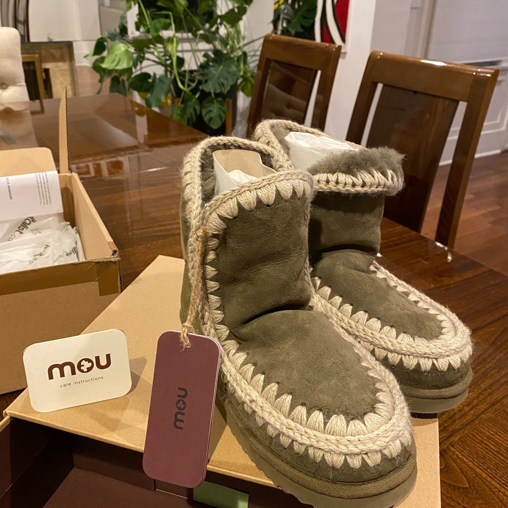 MOU Eskimo 18 in moos/khaki/olive color Size 36